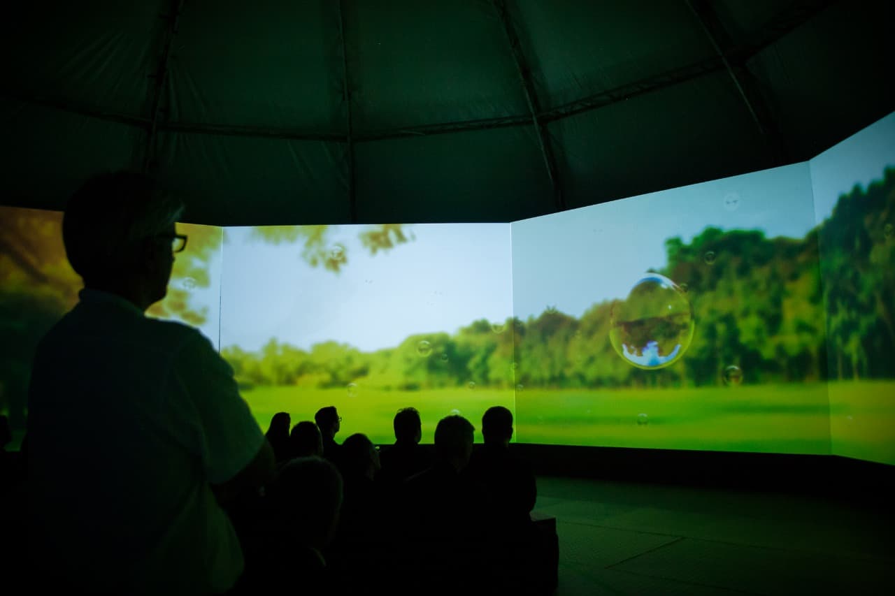 Foto da exposição Uma Fina Camada - 1ª Edição